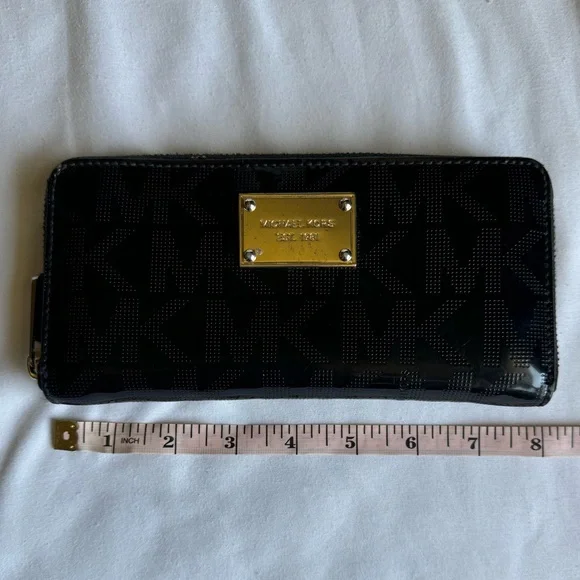 Michael Kors Wallet 🖤🖤 - Picture 6 of 7